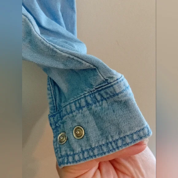 Old Navy Light Blue Casual Button Down Shirt - Picture 5 of 7